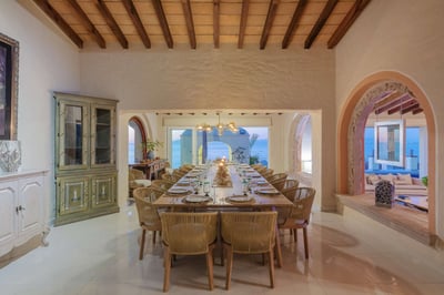 Luxury Villa Photo #12