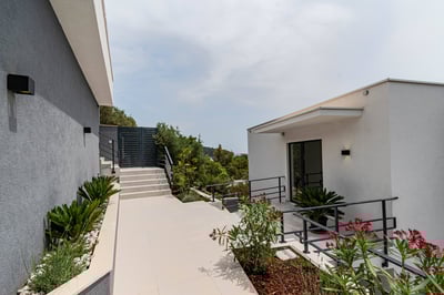 Luxury Villa Photo #27