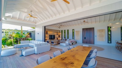 Luxury Villa Photo #17