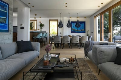 Luxury Villa Photo #23