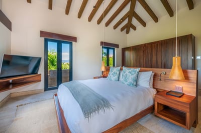 Luxury Villa Photo #46