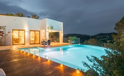 Luxury Villa Photo #6