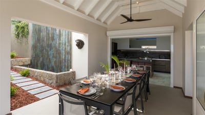 Dining Area & Kitchen