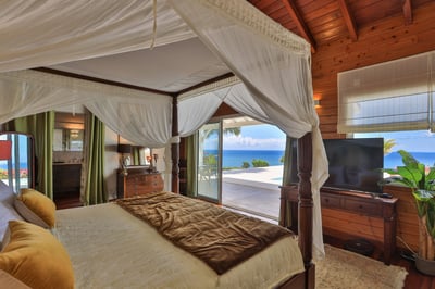 Luxury Villa Photo #25