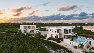 Luxury Villa Photo #9