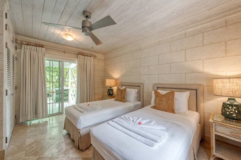 Bluff House and Cottage