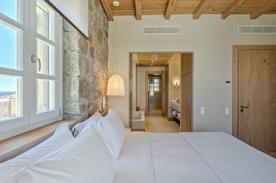 Luxury Villa Photo #40