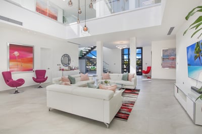 Luxury Villa Photo #23