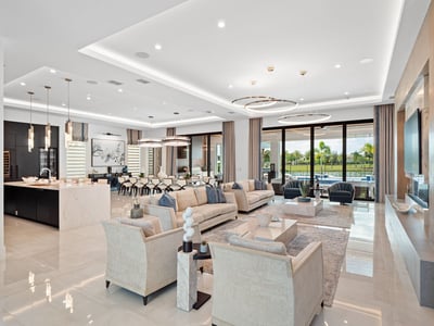 Luxury Villa Photo #26