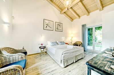 Luxury Villa Photo #27