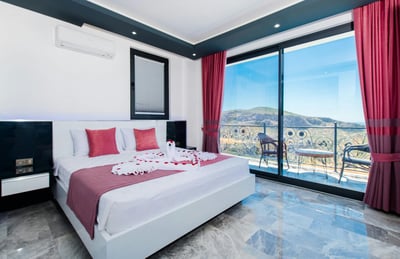 Luxury Villa Photo #21