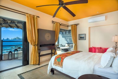 Luxury Villa Photo #18