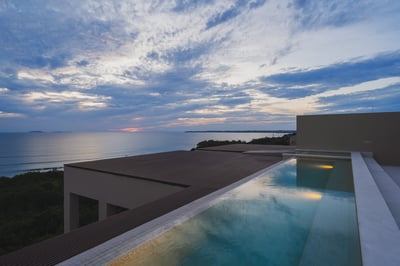 Luxury Villa Photo #35