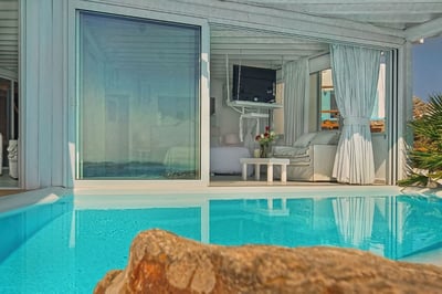 Luxury Villa Photo #8