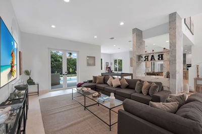 Luxury Villa Photo #17