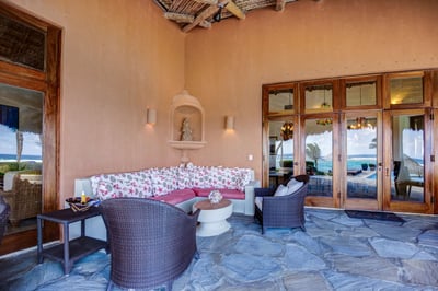 Luxury Villa Photo #14