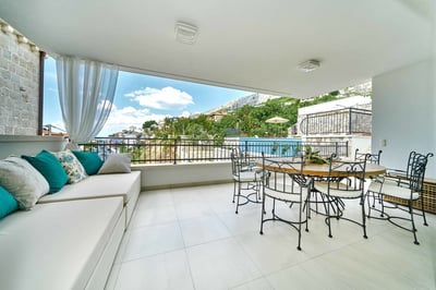 Luxury Villa Photo #15