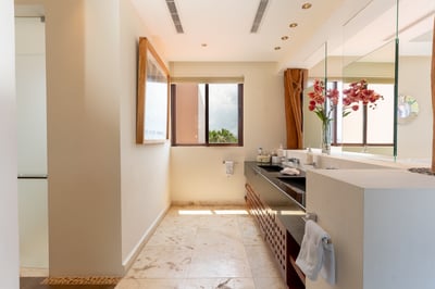 Luxury Villa Photo #29
