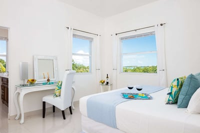 Luxury Villa Photo #10