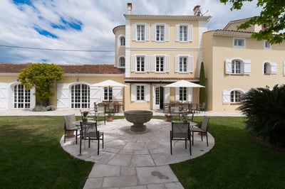 Luxury Villa Photo #2