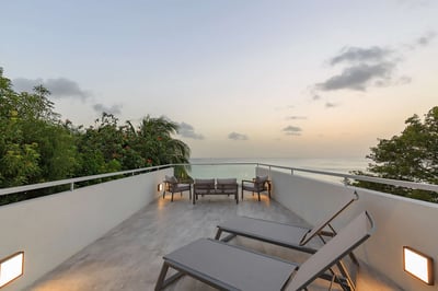 Luxury Villa Photo #15