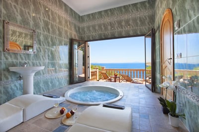 Luxury Villa Photo #17