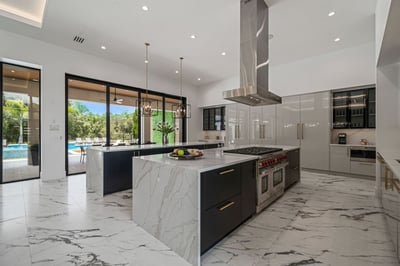 Luxury Villa Photo #14