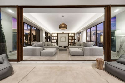 Luxury Villa Photo #16