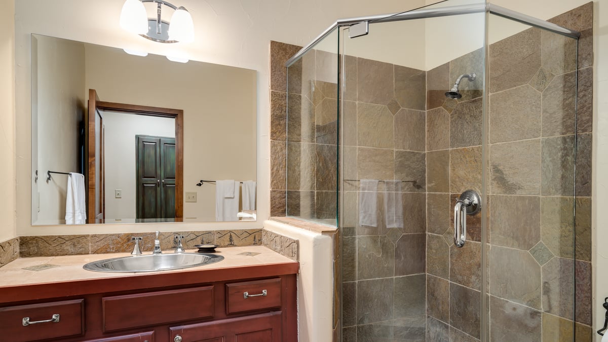 Majestic Mountain Lodge