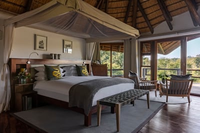 Luxury Villa Photo #3