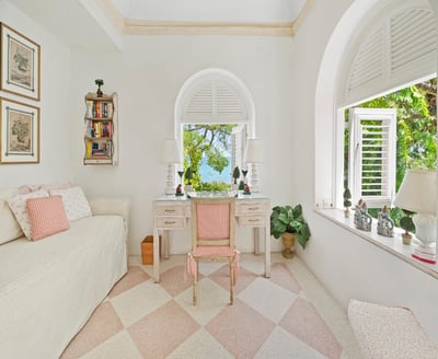 Luxury Villa Photo #16