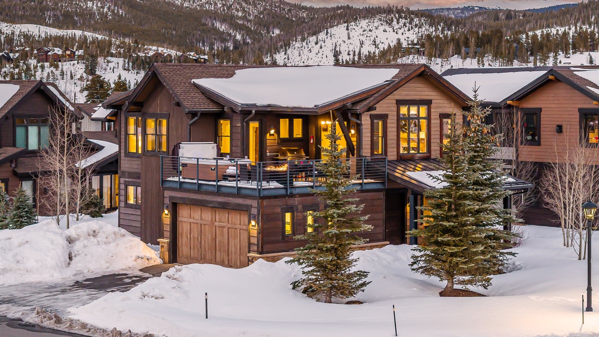 Breckenridge,On the Corner at The Shores