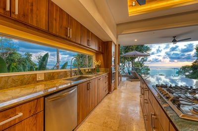 Luxury Villa Photo #13