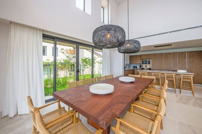 Luxury Villa Photo #23