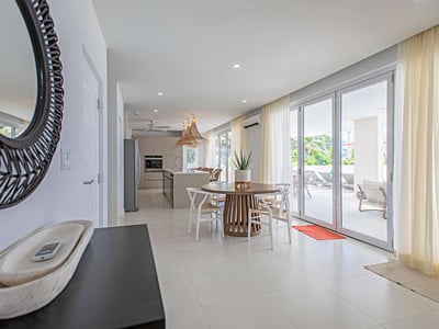 Luxury Villa Photo #14