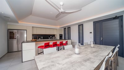 Kitchen & Dining Area
