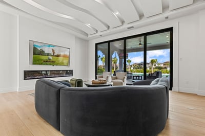 Luxury Villa Photo #18