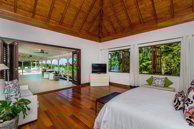 Luxury Villa Photo #14