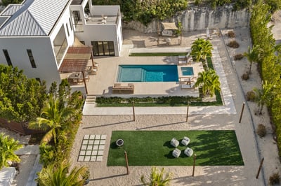 Luxury Villa Photo #6