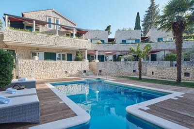 Luxury Villa Photo #3