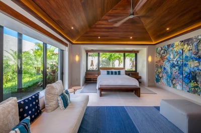 Luxury Villa Photo #53