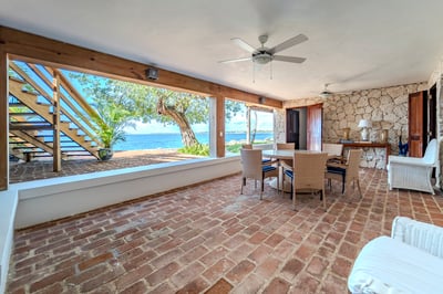 Luxury Villa Photo #19