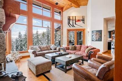 Luxury Villa Photo #3