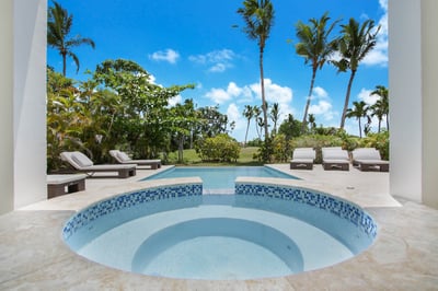 Luxury Villa Photo #11