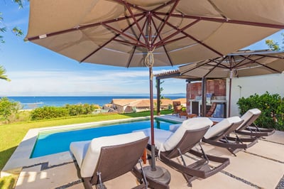 Luxury Villa Photo #4