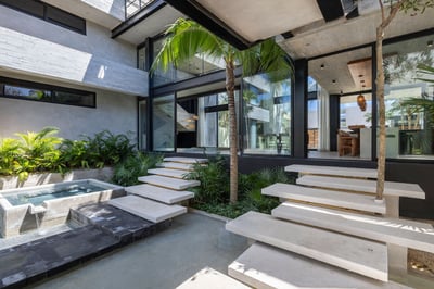 Luxury Villa Photo #17