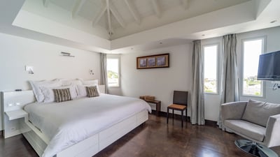 Luxury Villa Photo #31