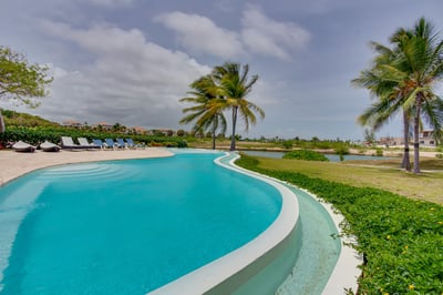 Luxury Villa Photo #7