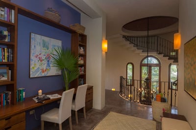 Luxury Villa Photo #25
