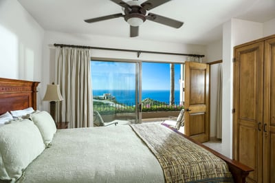 Luxury Villa Photo #34